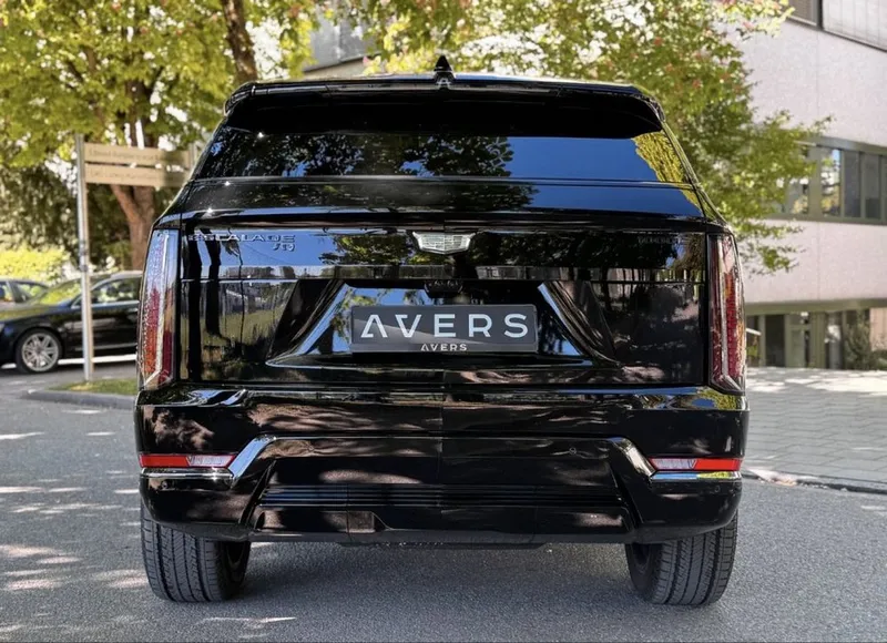 Cadillac Escalade IQ Premium Sport 2026 7 местный 4
