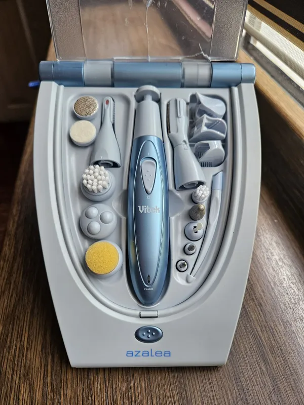 маникюрный набор Vitek VT-2208 B,