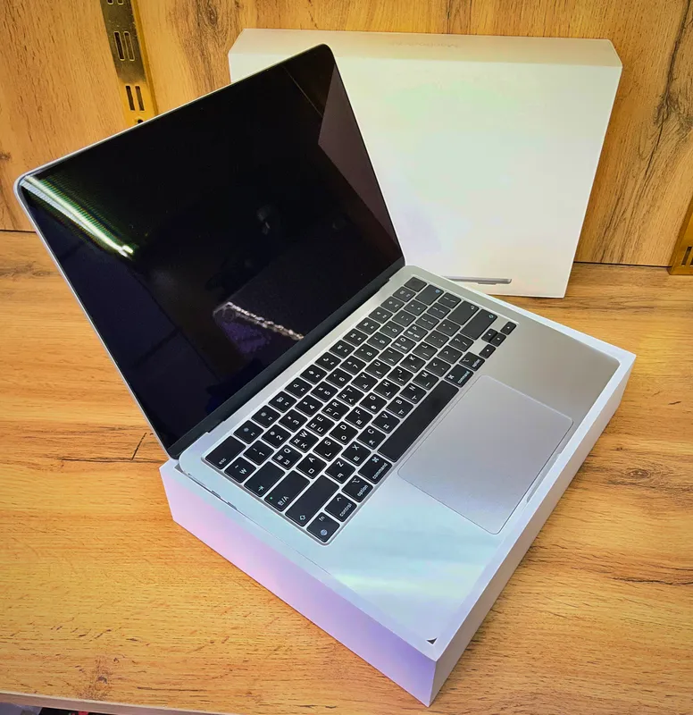 (8/512GB) MacBook Air M2 Silver -noutbuk Макбук — фото 3