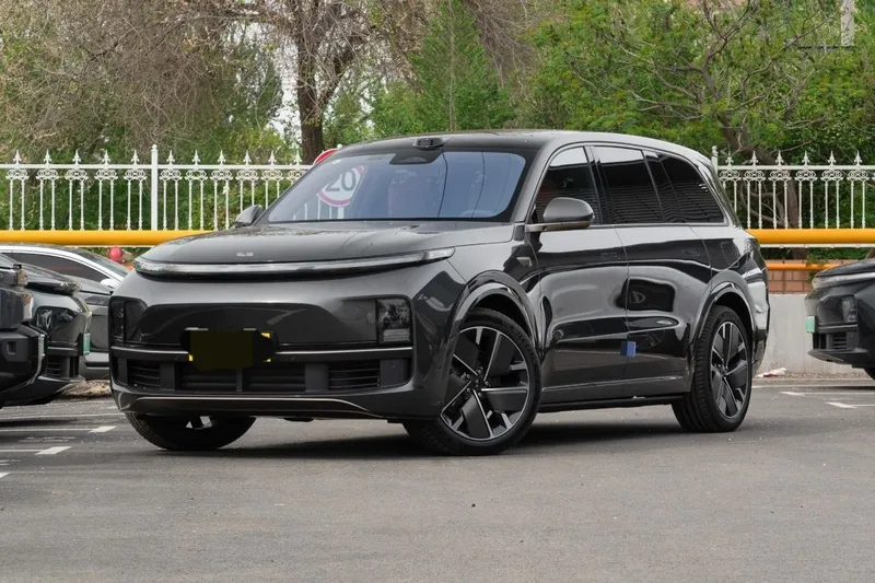 L9 Lixiang Ultra, 2025 restyle model 2
