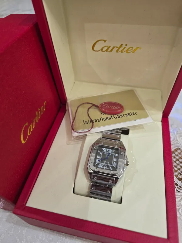 Cartier часы, новые в подарочной упаковке — фото 1