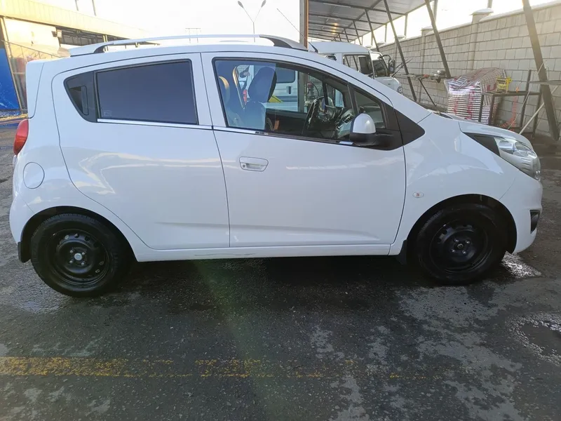 Chevrolet Spark 2018 MT Sotiladi — фото 4