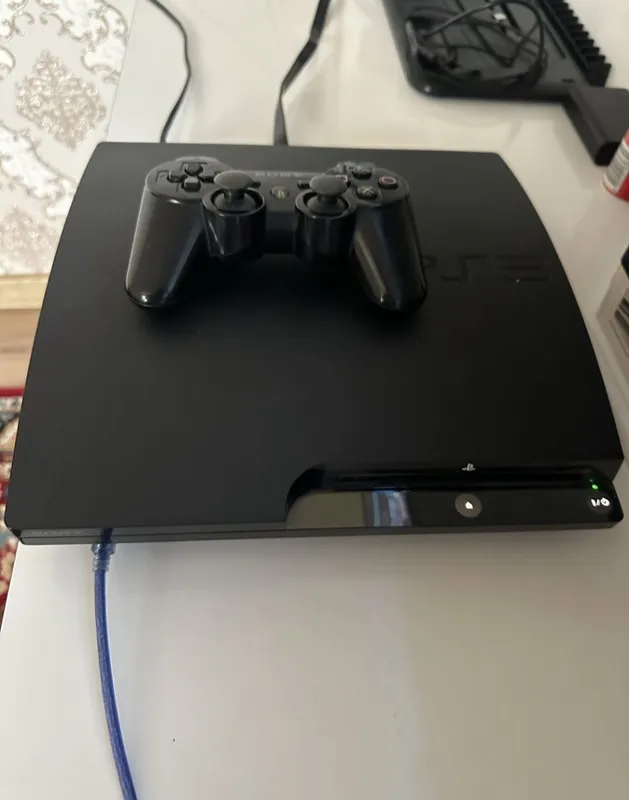 Ps3 sotiladi + bonuslari bilan. 3