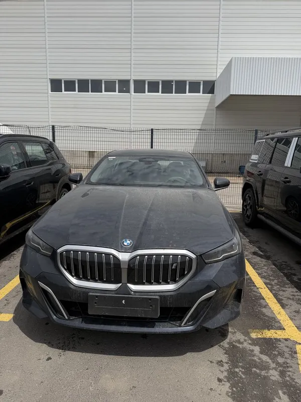 Bmw i5 40L msport — фото 1