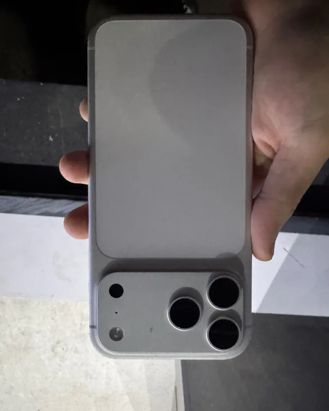 iPhone 17 Pro Max 3