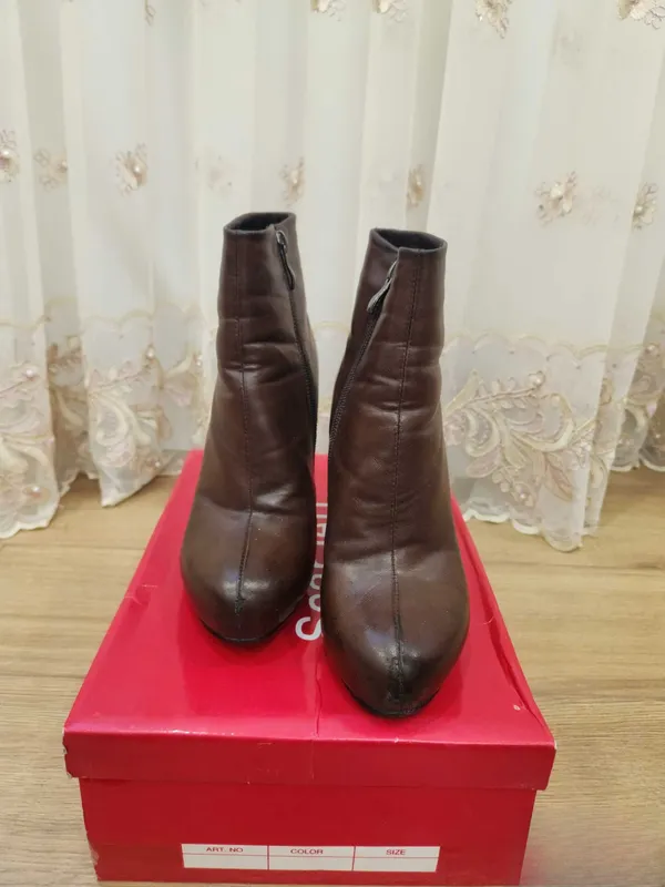 Oyoq kiyim sotiladi 3 Oyoq kiyim sotiladi 3