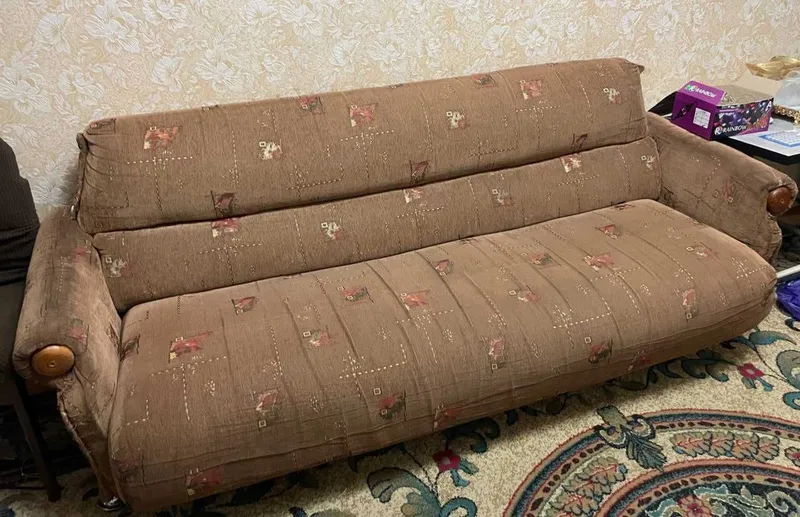 Продается Диван в хорошем состояние!!