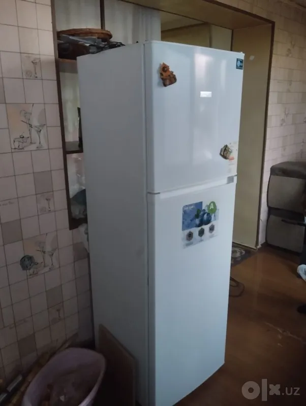 Холодильник СРОЧНО продается 2 Холодильник СРОЧНО продается 2