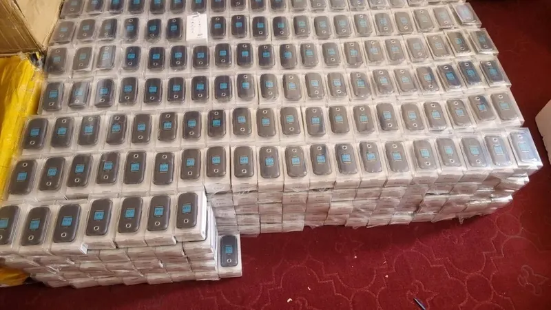 Gusto 3 Samsung 2 sim GSM NEW 2 Gusto 3 Samsung 2 sim GSM NEW 2