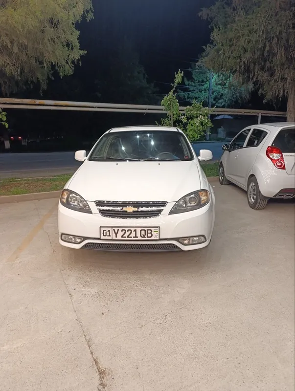 Lacetti Jentra sotiladi srochna