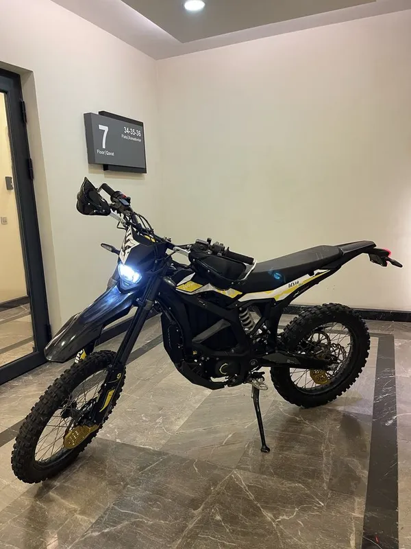 Продаю Surron Ultra Bee X новый с пробегом 600км