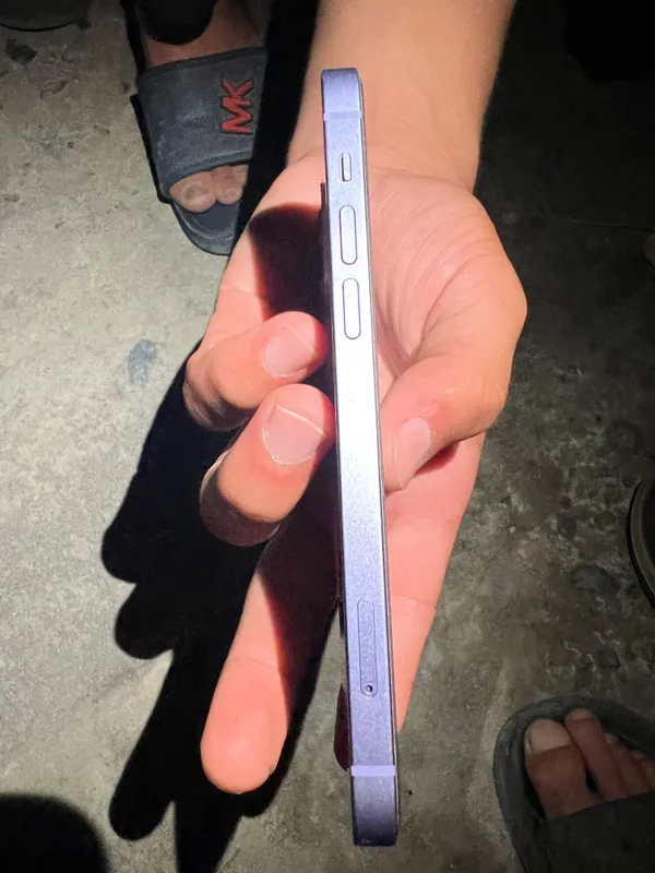 Iphone 12 sotiladi 6 Iphone 12 sotiladi 6