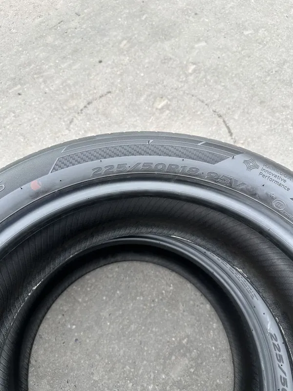 Hankook 225/50 R18 — 2 шт в отличном состоянии — фото 1 Hankook 225/50 R18 — 2 шт в отличном состоянии — фото 1