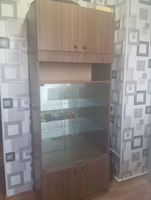Продаётся шкаф для посуды Продаётся шкаф для посуды