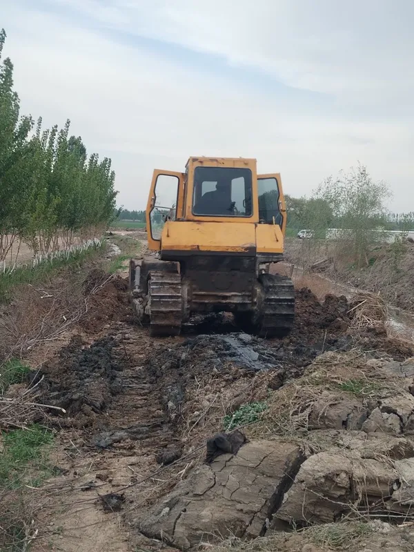 Булдозер Юто т-140