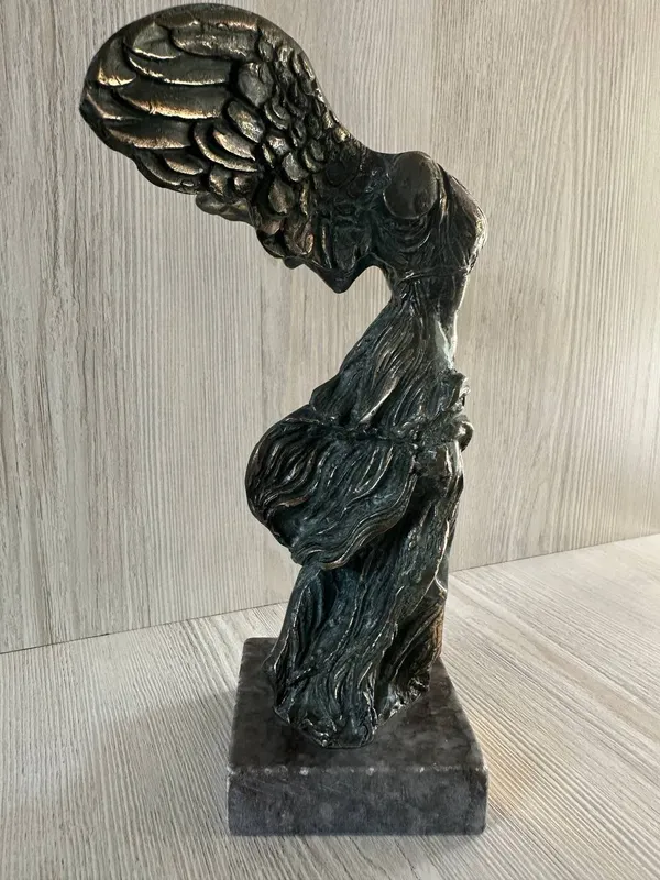 Статуэтка «Ника Самофракийская» — фото 1