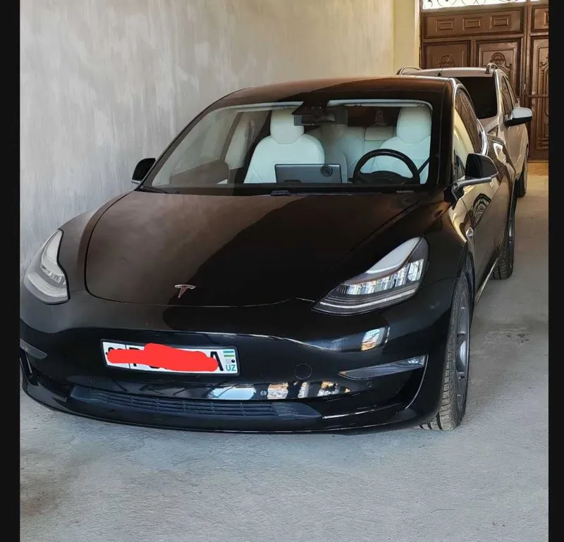 Tesla model 3 holati ideal — фото 3