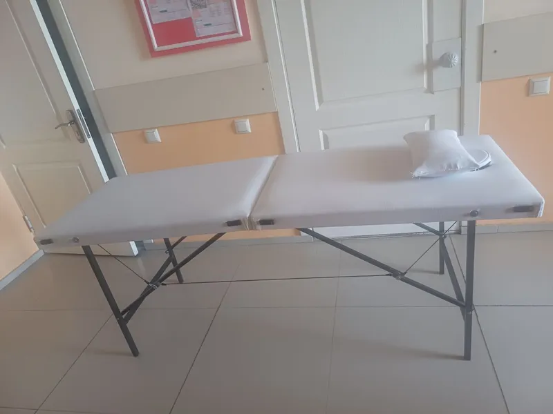 Masaj kushetka + etajerka 1 Masaj kushetka + etajerka 1