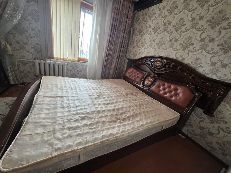 двухспальная кровать