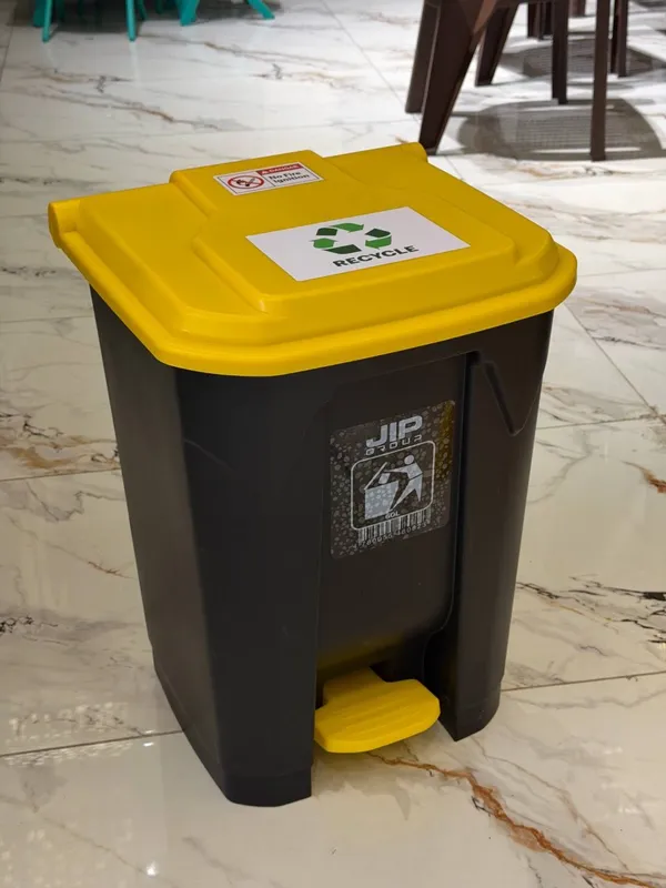 Plastik axlat chelak/Мусорное ведро