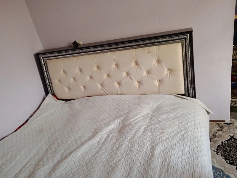 Ikki kishilik divan sotiladi 1 Ikki kishilik divan sotiladi 1