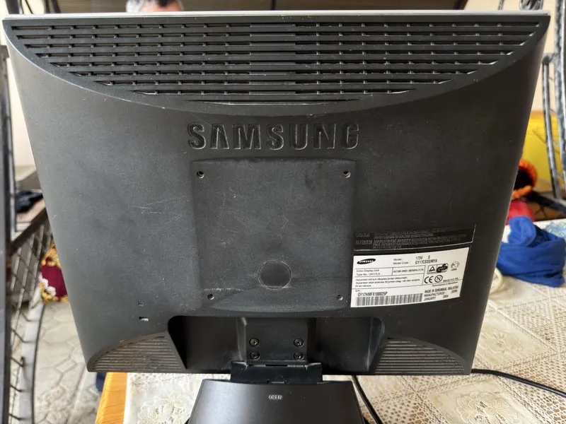 Samsung SyncMaster 173V (полный код: GY17CSSS/MYA). 2