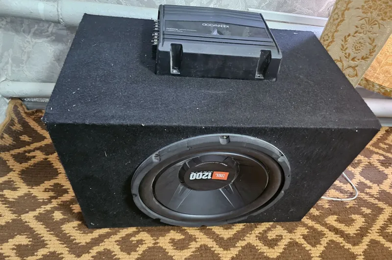 Сабвуфер JBL, усилитель Kenwood, 400 тысяч 1 Сабвуфер JBL, усилитель Kenwood, 400 тысяч 1