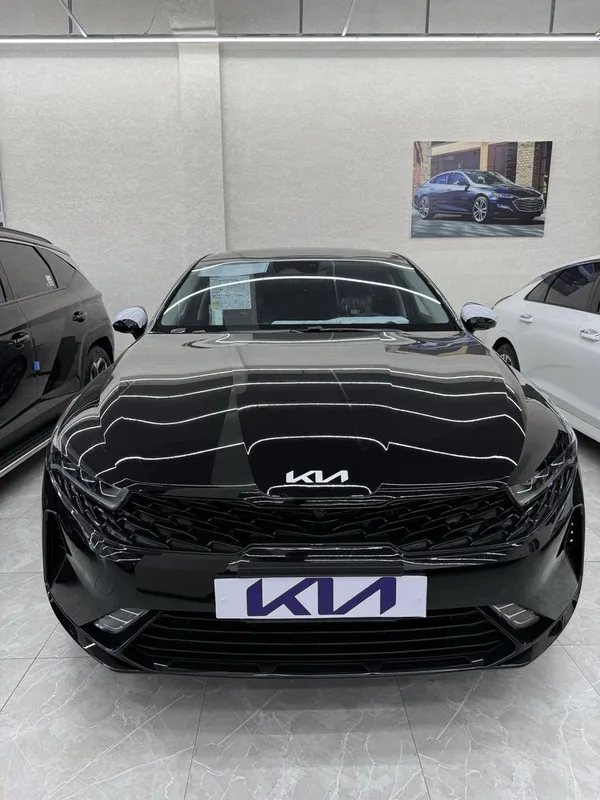 Киа к5 2025 йил 10000 км юрган