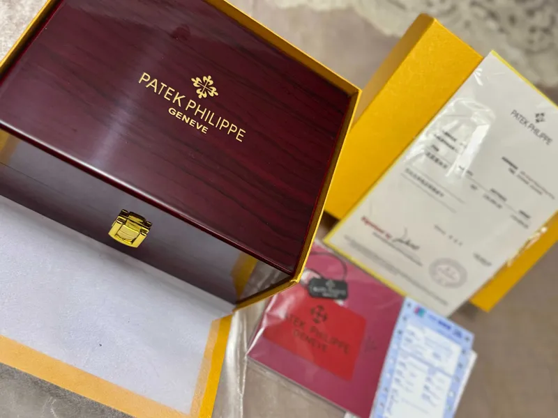 Часы Patek Philippe Nautilus Limited Edition — фото 3