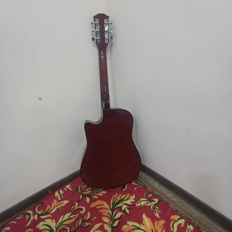 Sotiladi Gitara holati A'lo darajada — фото 3