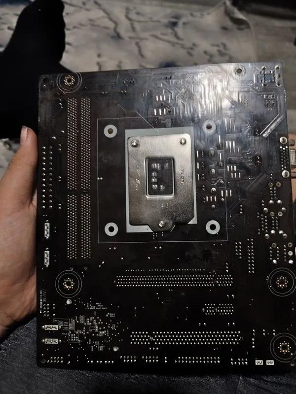 Продам материнскую плату h61 lga1155 intel pentium g2020 — фото 1