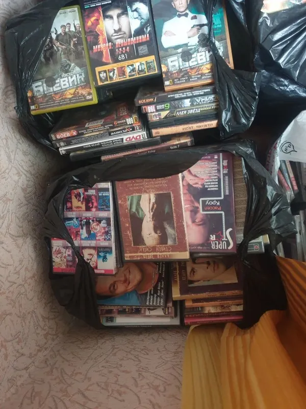Продаются 2 DVD +500дисков ,фильмы+музыка — фото 4