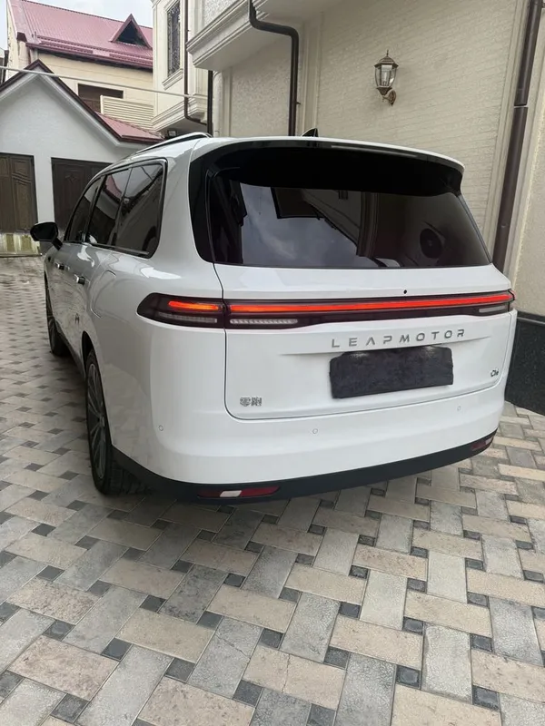 leapmotor c 16 restaling 2025 full ev elektra — фото 2