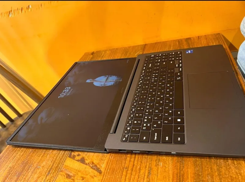 Samsung 550XED Intel Core i5-1235U (12-е поколение) 3 Samsung 550XED Intel Core i5-1235U (12-е поколение) 3
