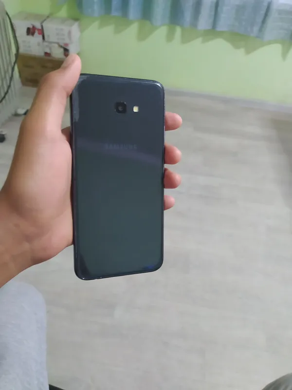 Samsung Geluksiy J4+ 1