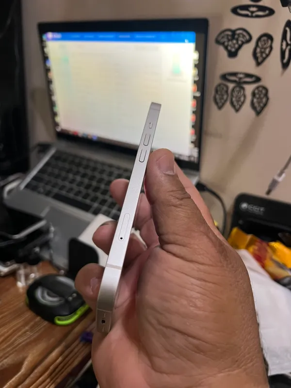 iPhone 13. 128gb идеальное состояние iCloud 7