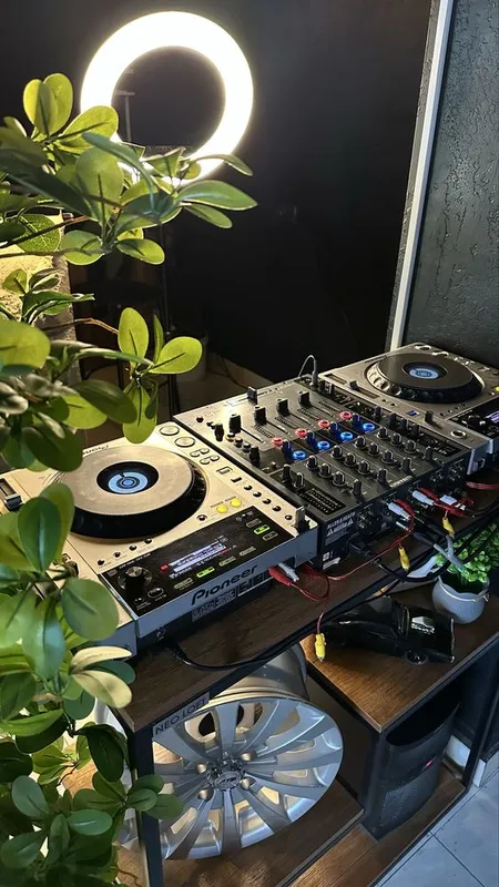 Продам Dj оборудования, Pioneer Cdj 850 2x и микшер Allen Heath 42