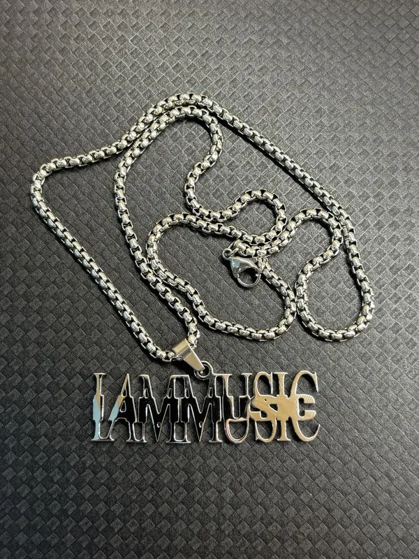 Цепочка PlayBoi Carti, Aphex Twin, Ecco2k, Drain Gang, XO