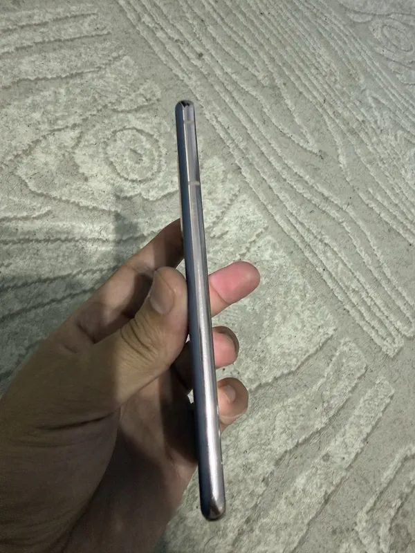 Samsung S21 5G 256Gb holati yaxshi Aybi yóq ekrani orginal — фото 3