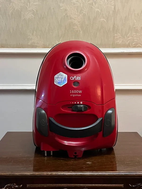 Пылесос Artel VCB0316RED 2 Пылесос Artel VCB0316RED 2