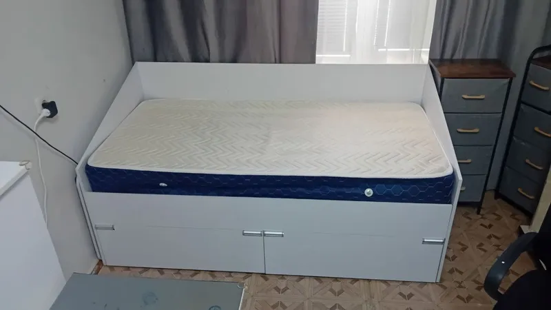 Срочно продам кровать ,почти новая 2