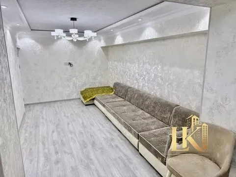 #100 4/3/4 Просторная 4-комнатная квартира с большим балконом 12 кв.м.! Ремонт, раздельный с/у, не торец — фото 4