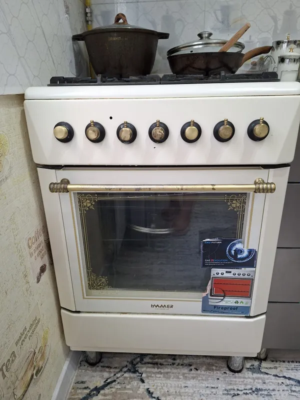 Продаю газ плиту 2