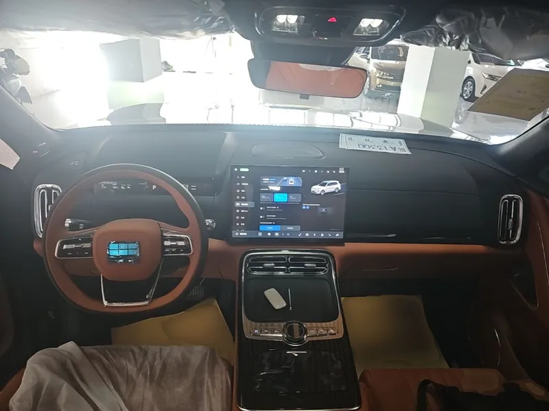 Geely Galaxy M9 2025, 2wd PHEV — фото 2