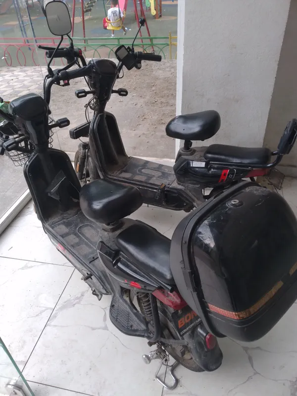 sukuter sotilad