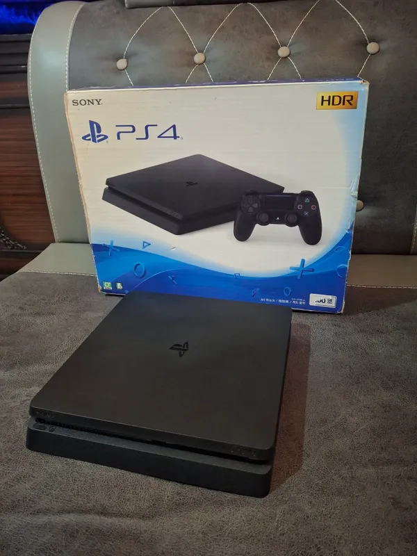 PlayStation 4 slim PlayStation 4 slim