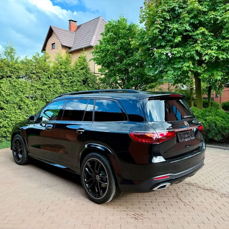 Новый Mercedes-Benz GLS 450 — фото 1