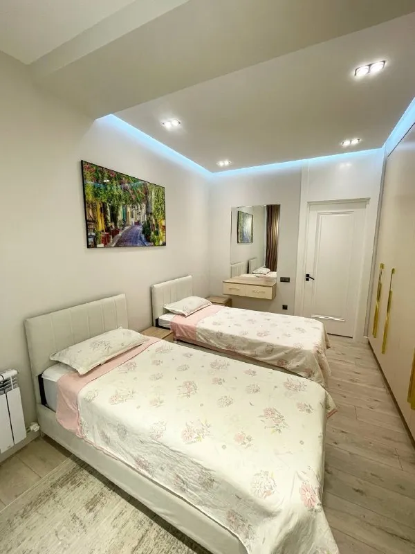 3 xonali kvartira, 105 m2, Yakkasaroy 7
