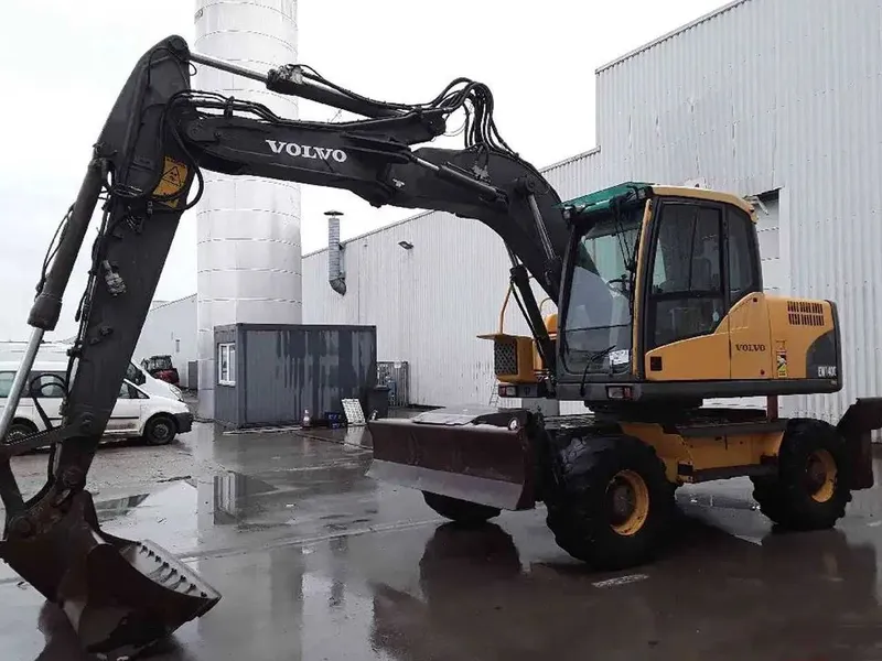 Колесный экскаватор Volvo EW 140