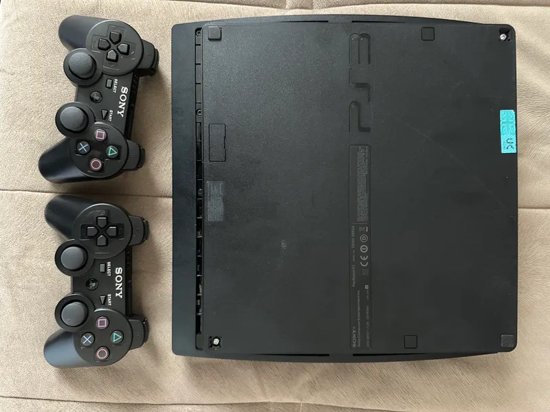 PlayStation 3 Slim. 320gb. 2 ta pult 3 PlayStation 3 Slim. 320gb. 2 ta pult 3